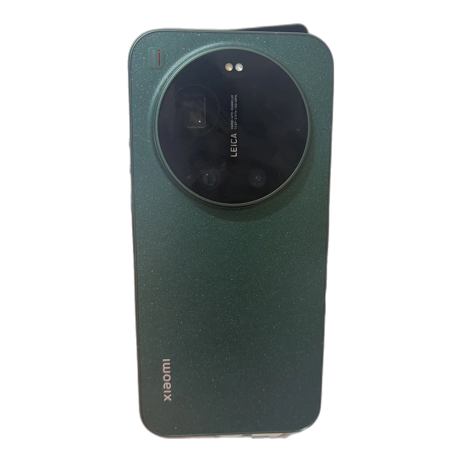 Xiaomi 17 Ultra — the phone reviewed in this guide, photographed against a plain background