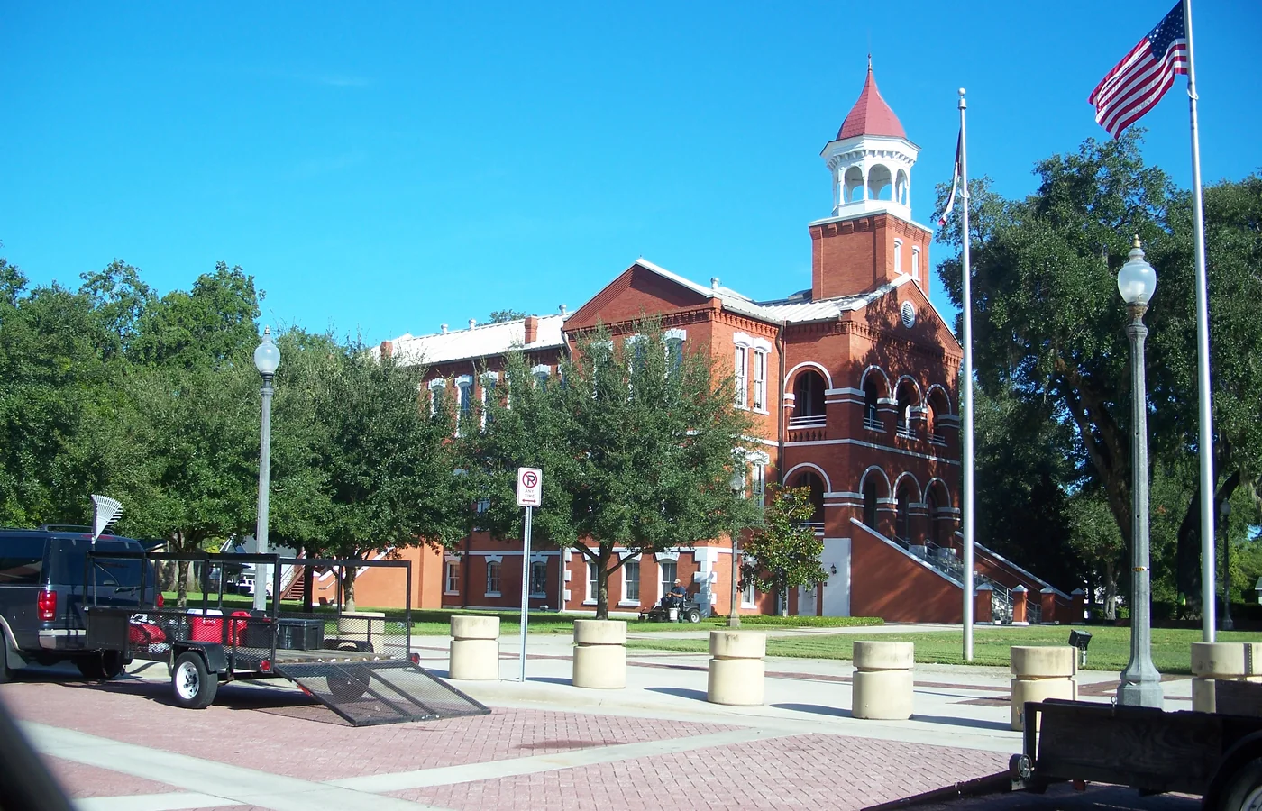 The historic 1890 Osceola County Courthouse in Kissimmee, Florida