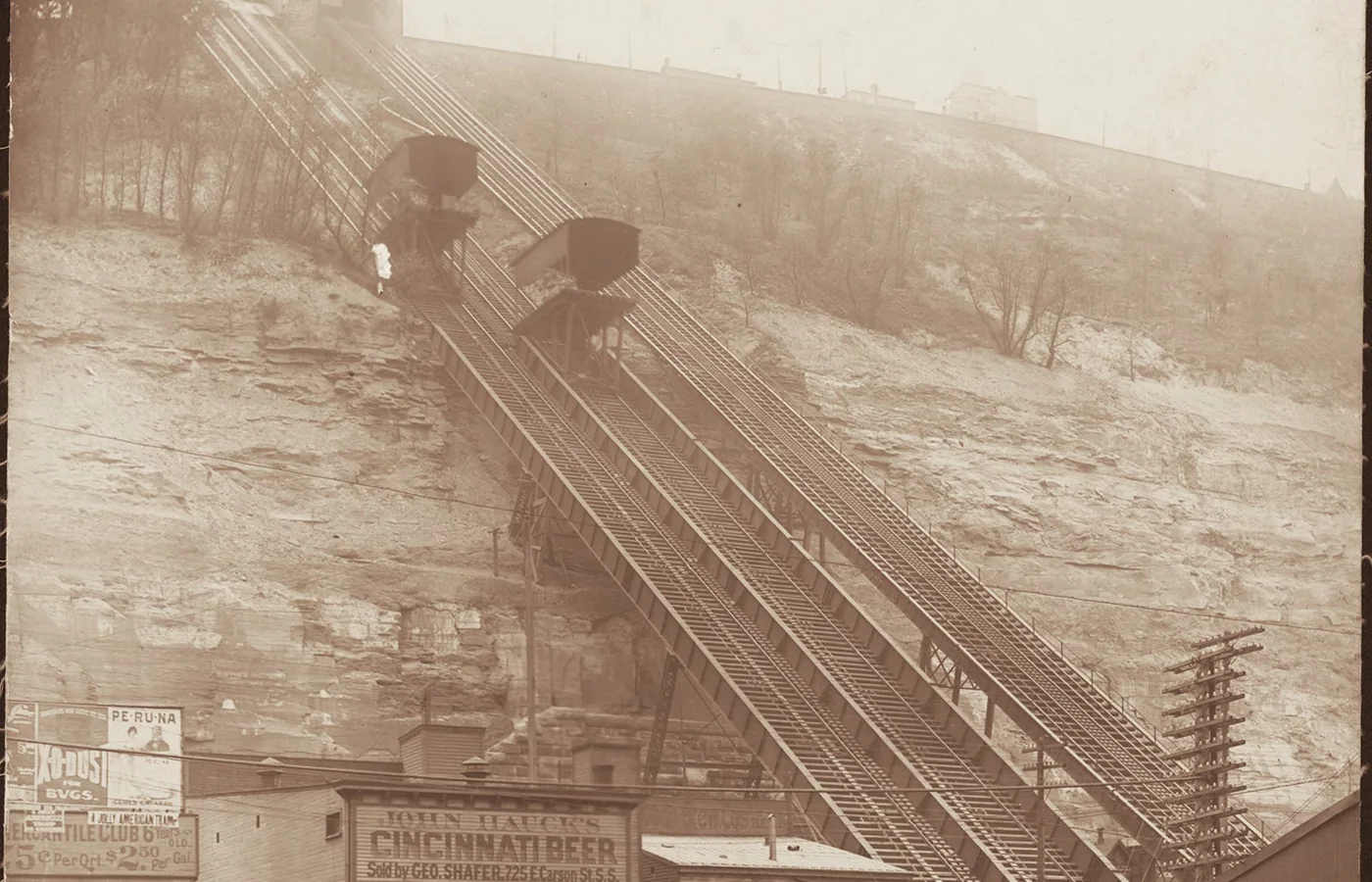 Nineteenth-century photograph of an inclined railway climbing Mount Washington in Pittsburgh