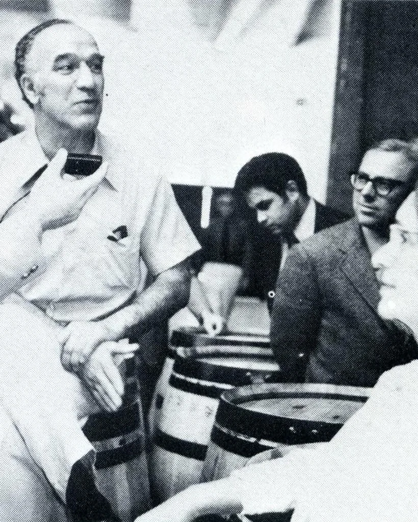 Robert Mondavi addressing visitors at his Oakville winery in 1971, the vintner who marketed Napa Valley to the world