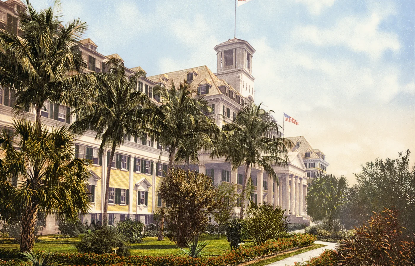The Royal Poinciana Hotel in Palm Beach around 1900, once the largest wooden building in the world