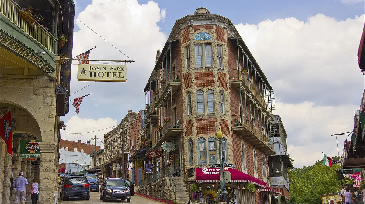 Airbnb marketing services in Eureka Springs, Arkansas, USA