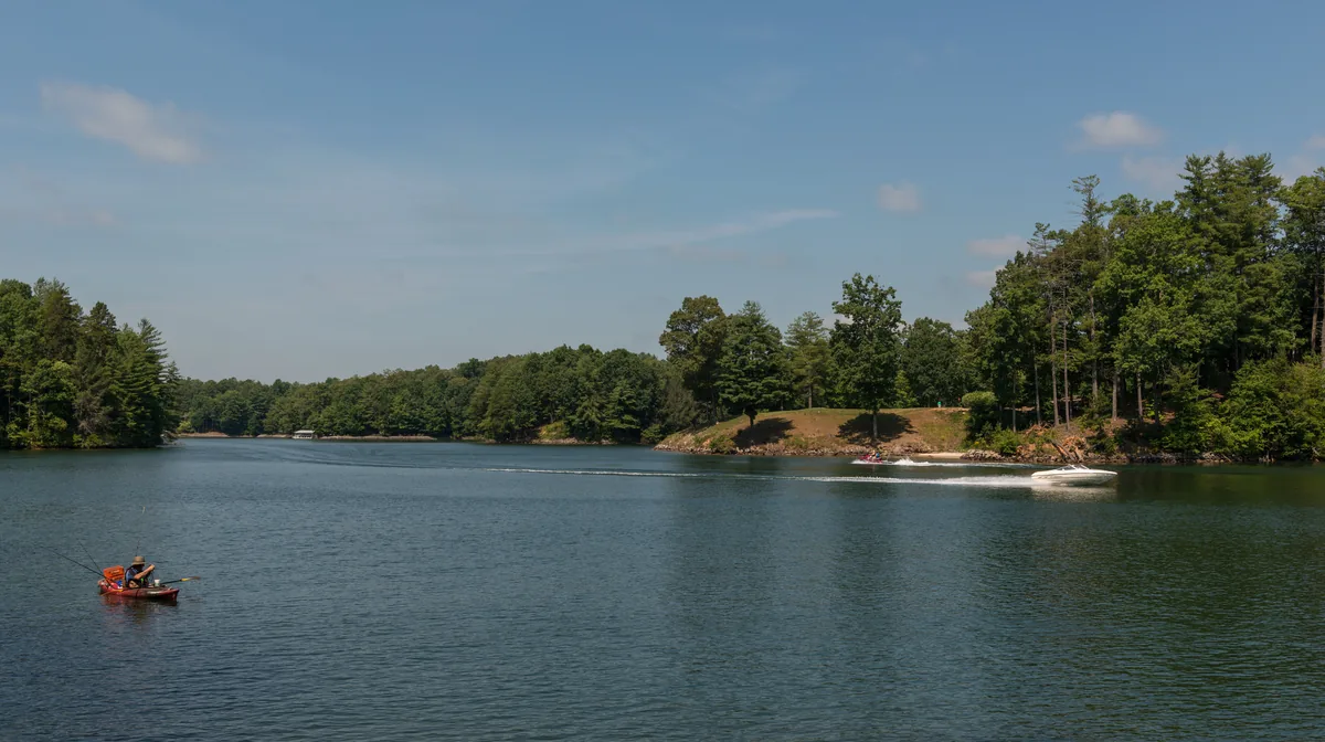 Airbnb marketing services in Lake Keowee, Lake Keowee, South Carolina, USA