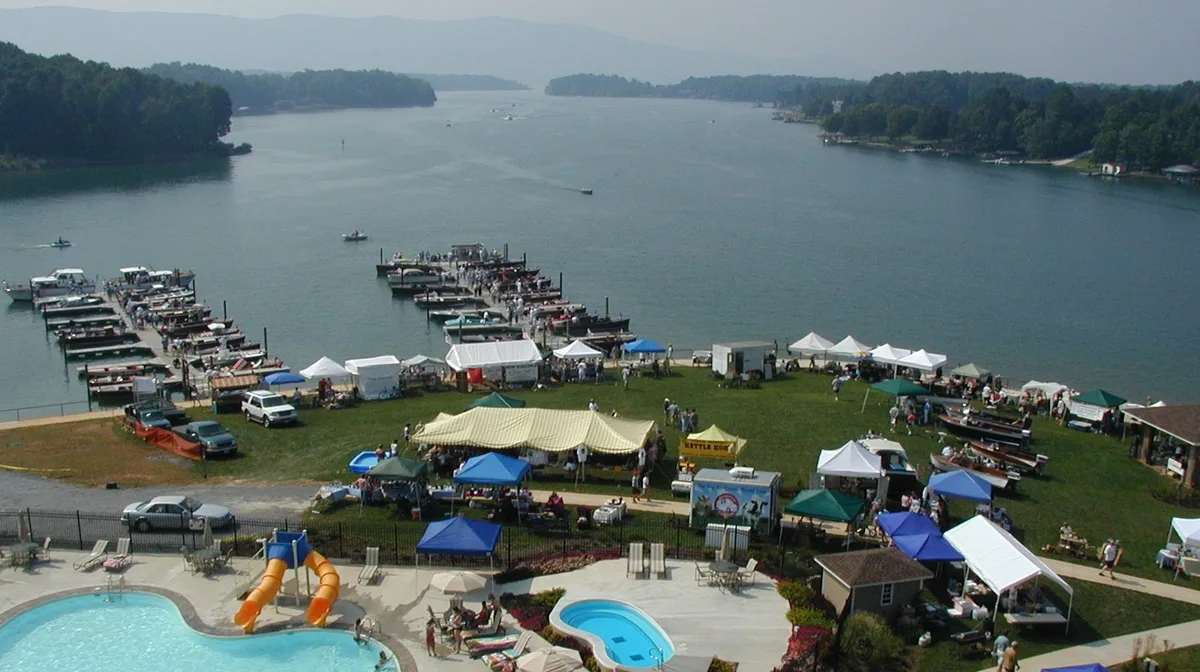 Airbnb marketing services in Smith Mountain Lake, Virginia, USA