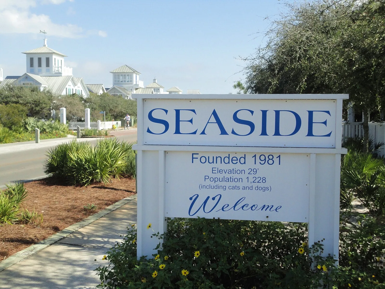 Seaside Entrance — 30A airbnb marketing