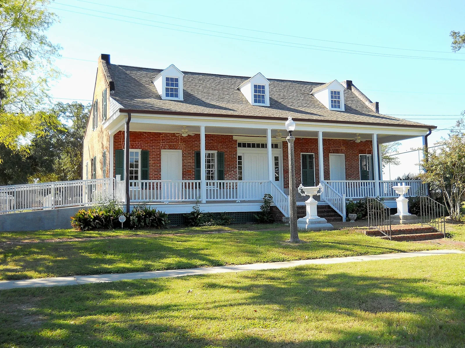OldBrickHouseFront — Biloxi & Gulfport airbnb marketing
