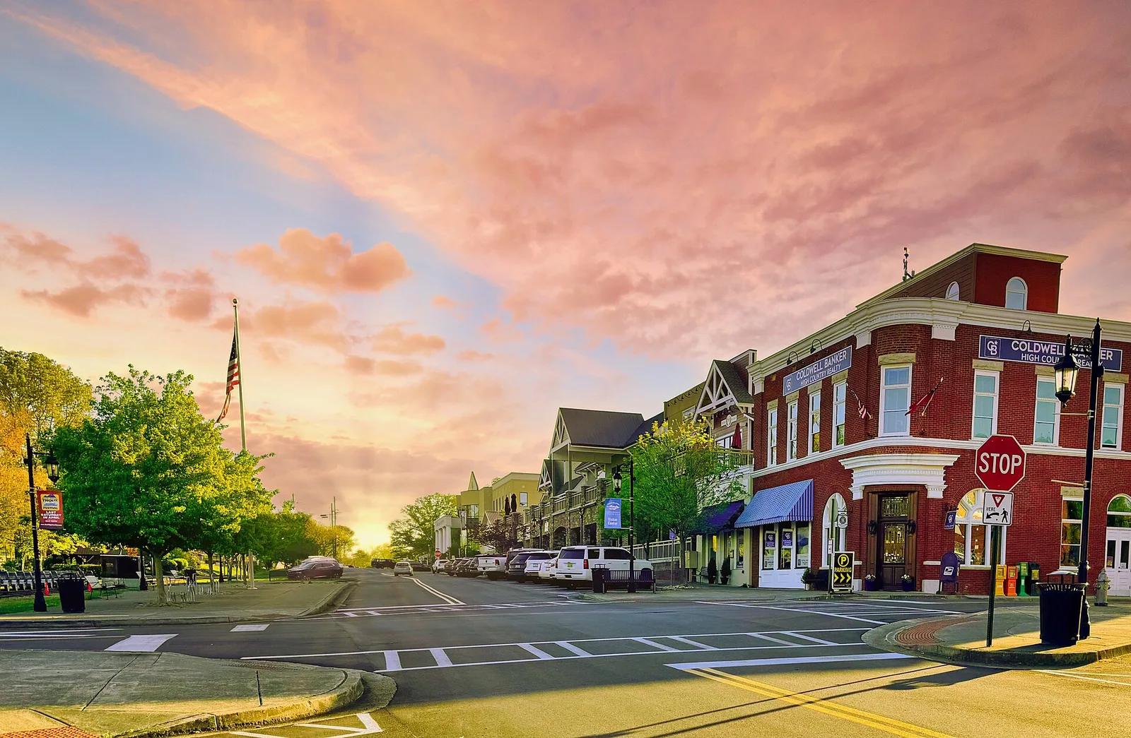 Downtown Blue Ridge, Georgia, in Fannin County at sunset 02 — Blue Ridge airbnb marketing
