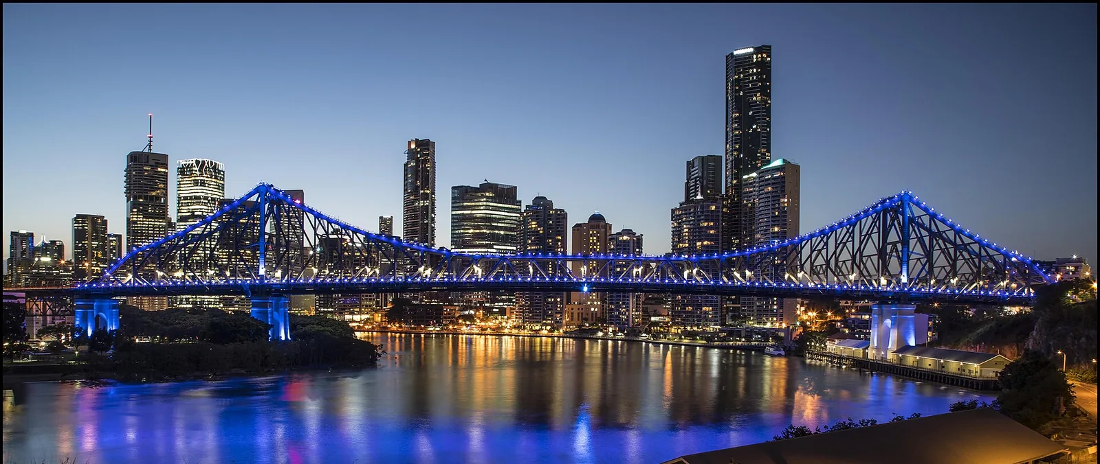 Brisbane Story Bridge at Dusk= — Brisbane airbnb marketing