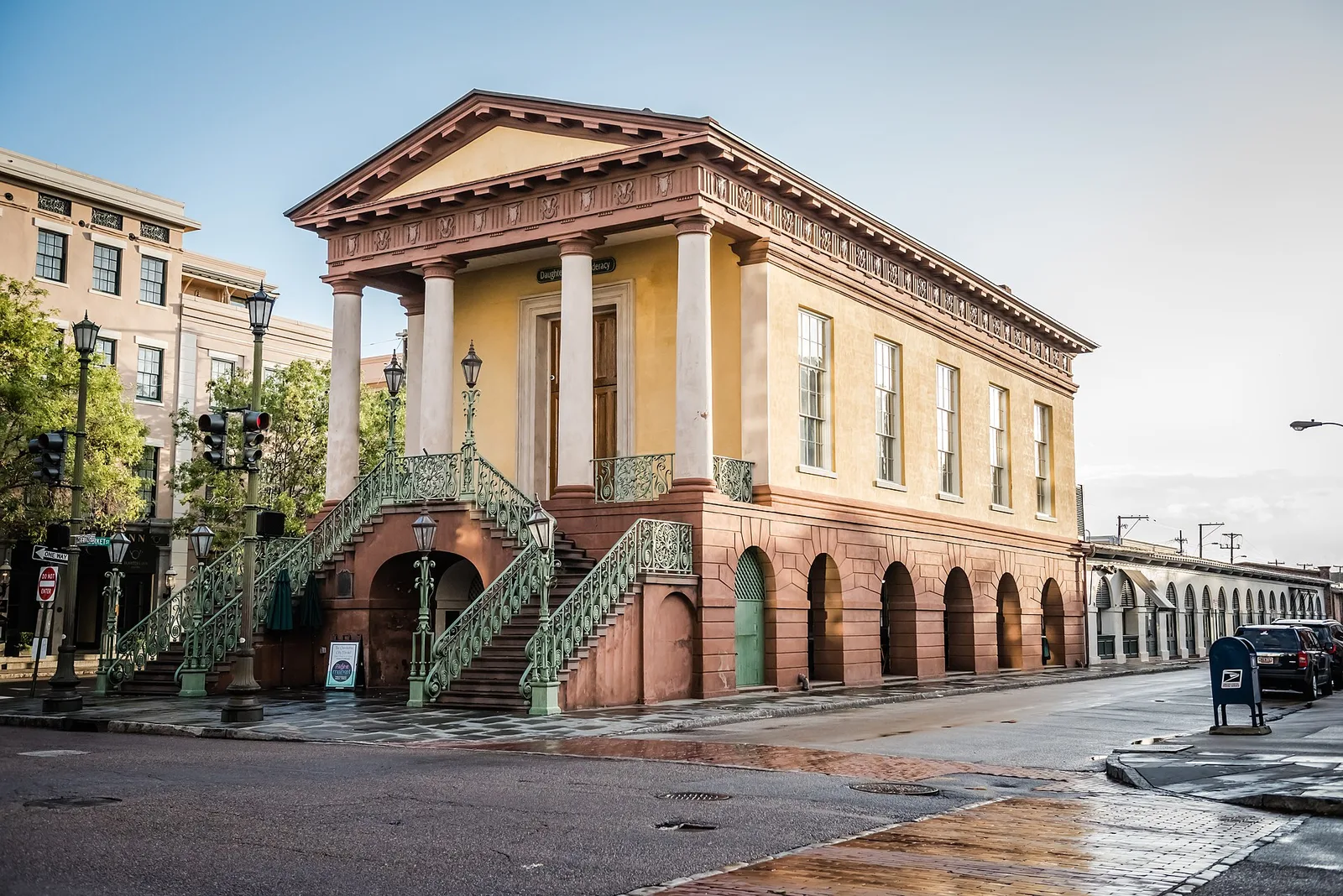 The City Market — Charleston airbnb marketing