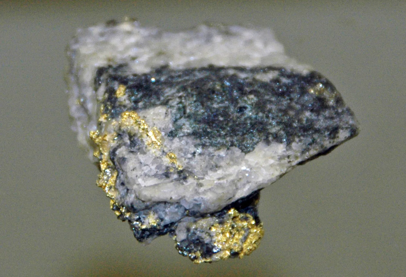 Gold bornite quartz hydrothermal vein — Dahlonega airbnb marketing