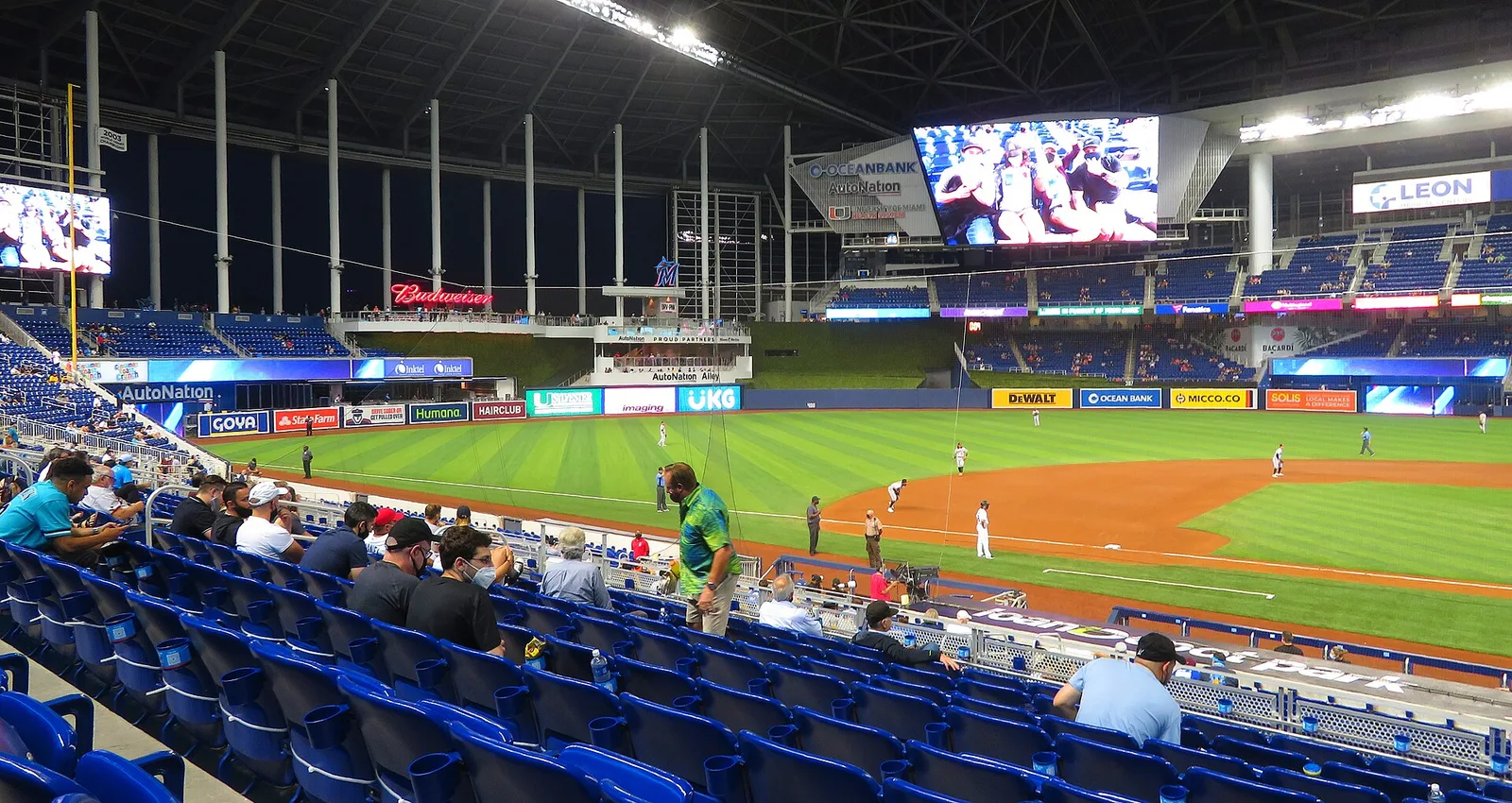 LoanDepot Park — Florida airbnb marketing