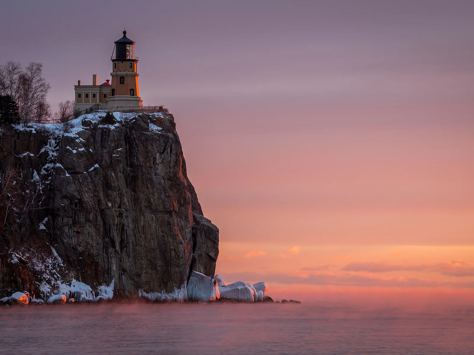 Split Rock Lighthouse North Shore of Lake Superior — Grand Marais airbnb marketing