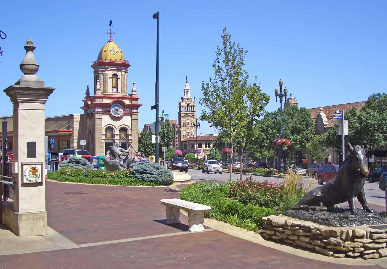 Country Club Plaza 1 Kansas — Kansas City Missouri skyline