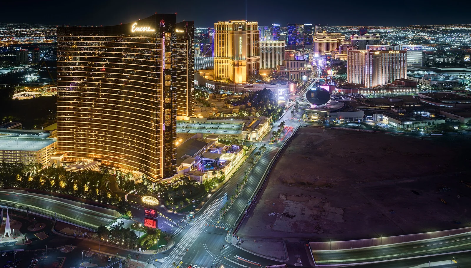 Las Vegas Strip at night — Las Vegas airbnb marketing