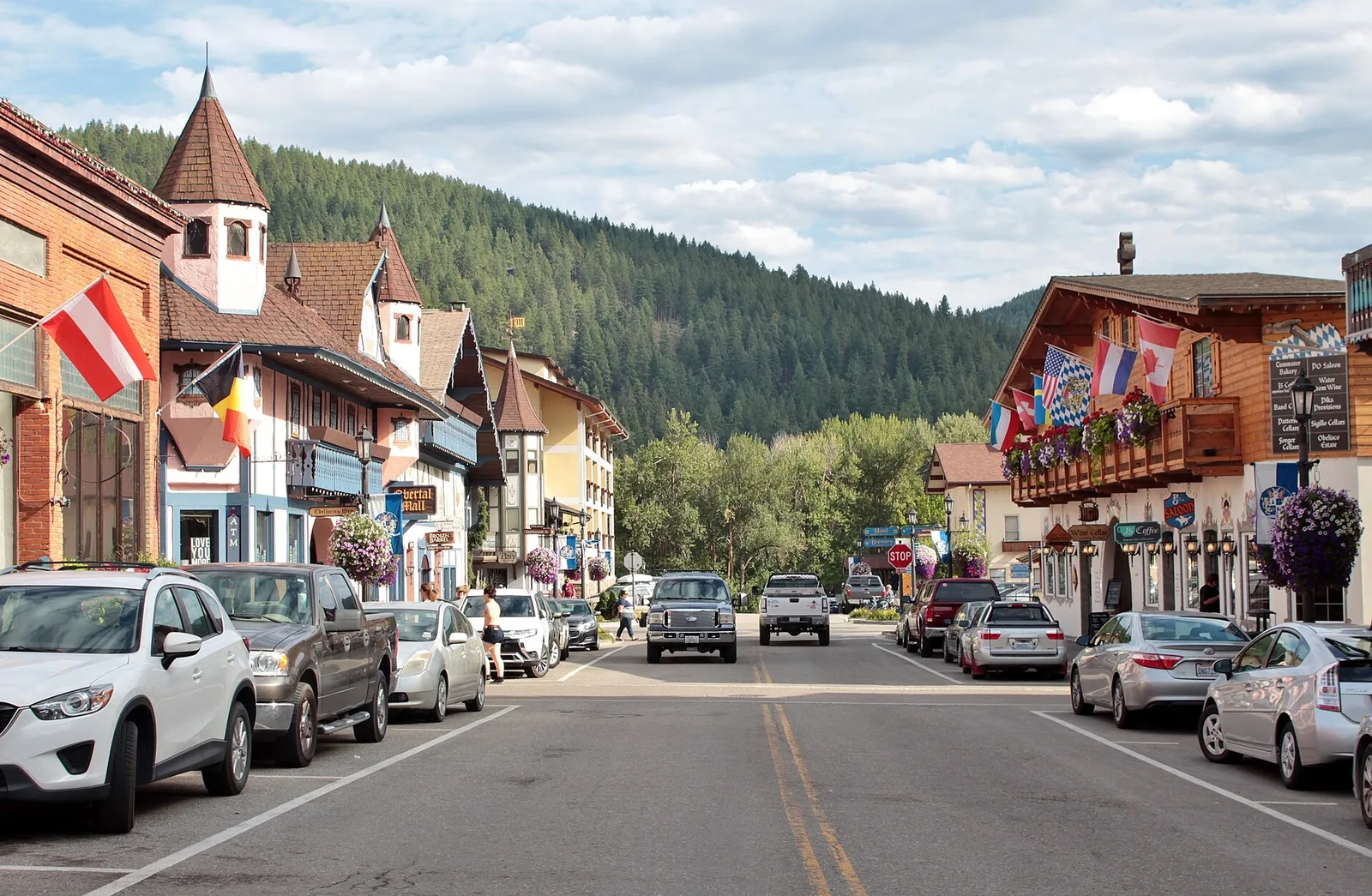 9th Street in Leavenworth, Washington — Leavenworth airbnb marketing