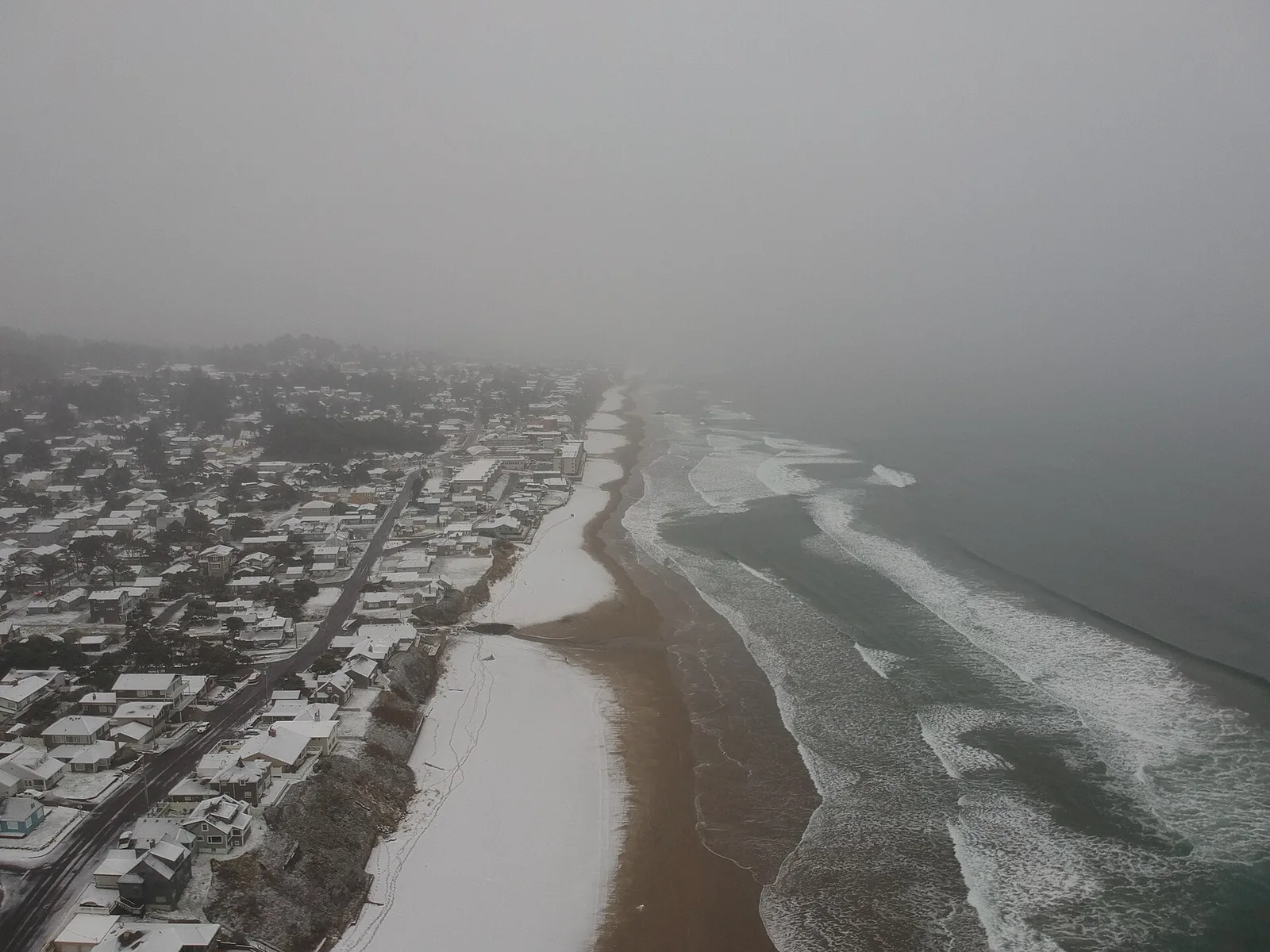 Lincoln City, Oregon Snow — Lincoln City airbnb marketing