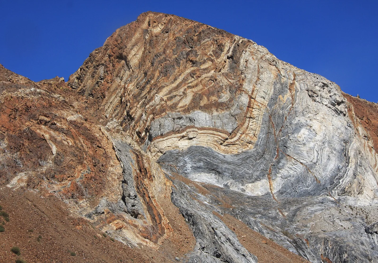 Sevehah Cliff — Mammoth Lakes airbnb marketing
