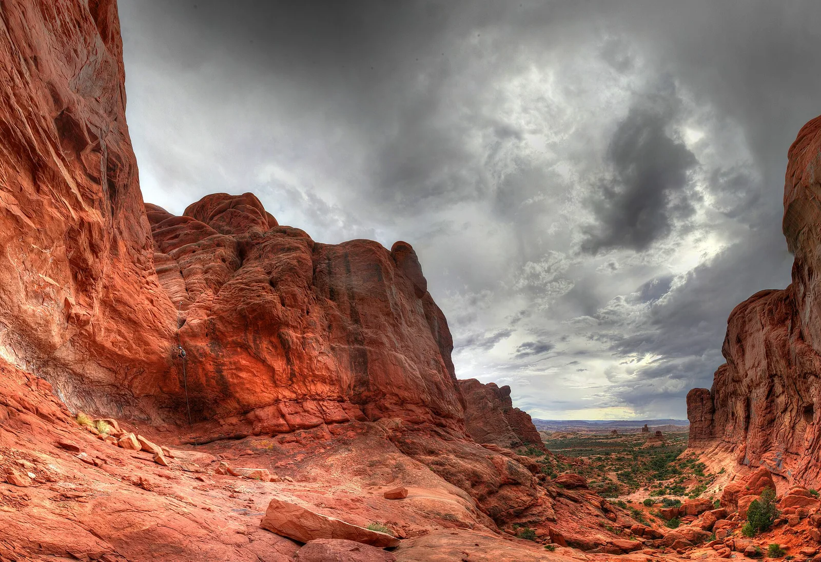 Elephant Butte exit rapel — Moab airbnb marketing