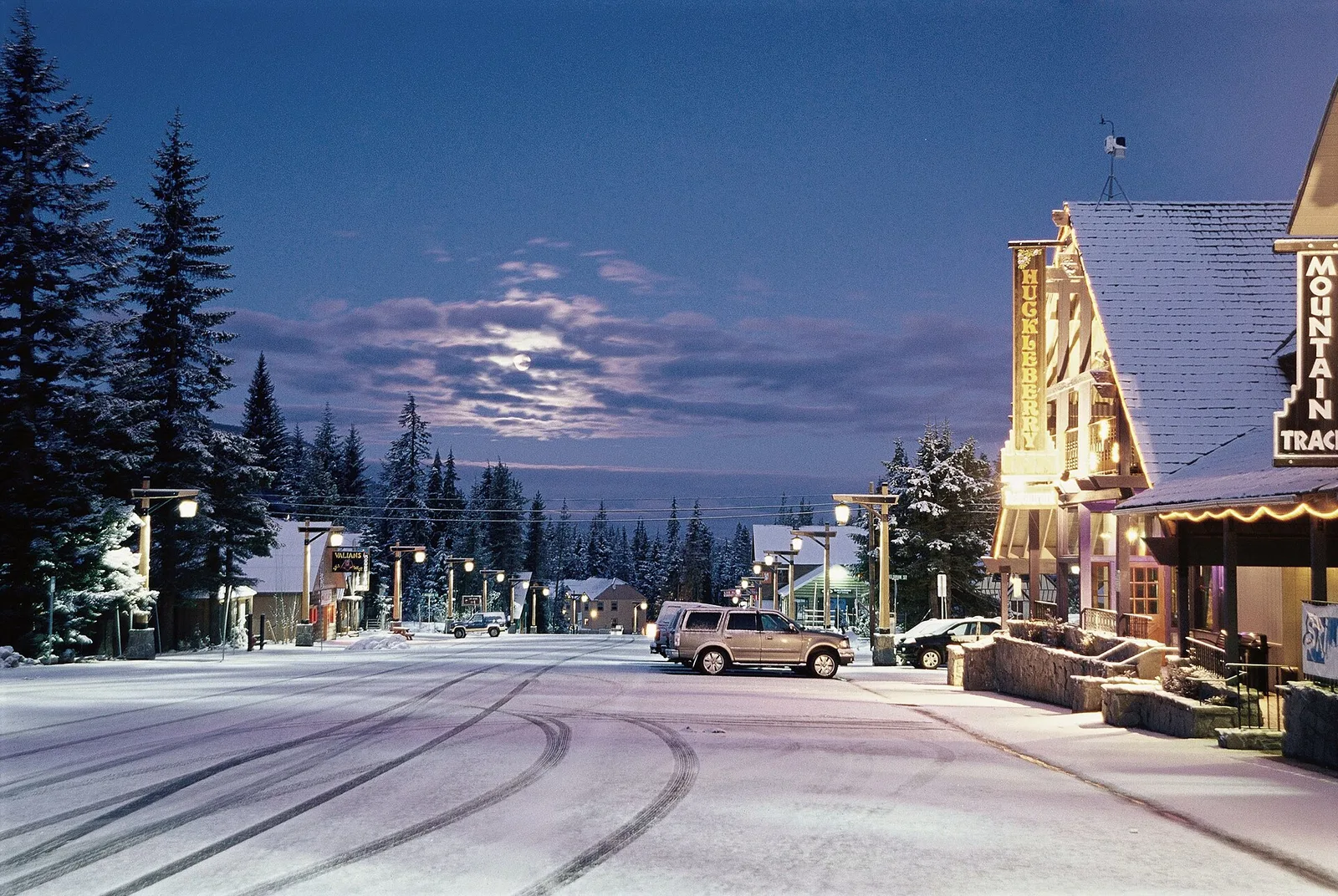 Government Camp at night horizontal 237 — Mount Hood airbnb marketing