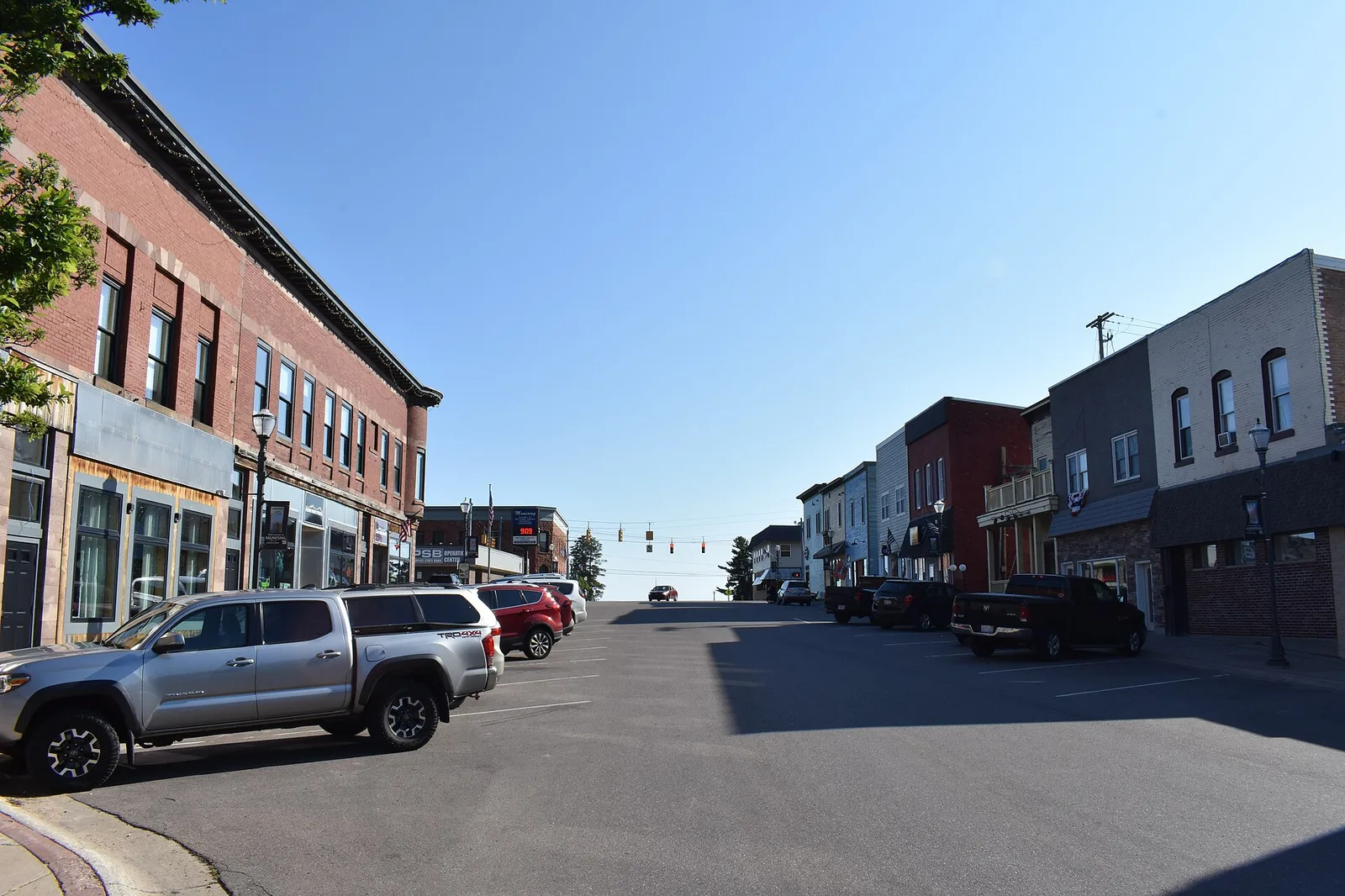 Elm Avenue Munising, MI — Munising airbnb marketing