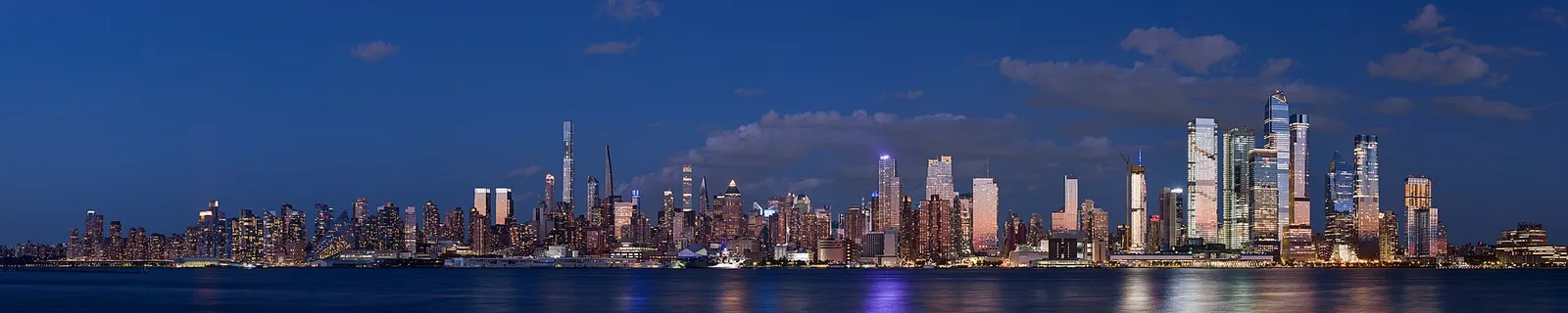 Midtown Manhattan from Weehawken September 2021 HDR panorama — New York City airbnb marketing