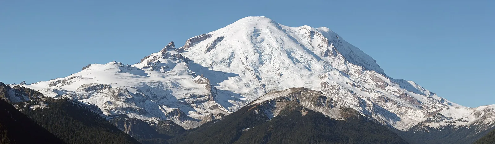 Mount Rainier 5845s — Packwood airbnb marketing
