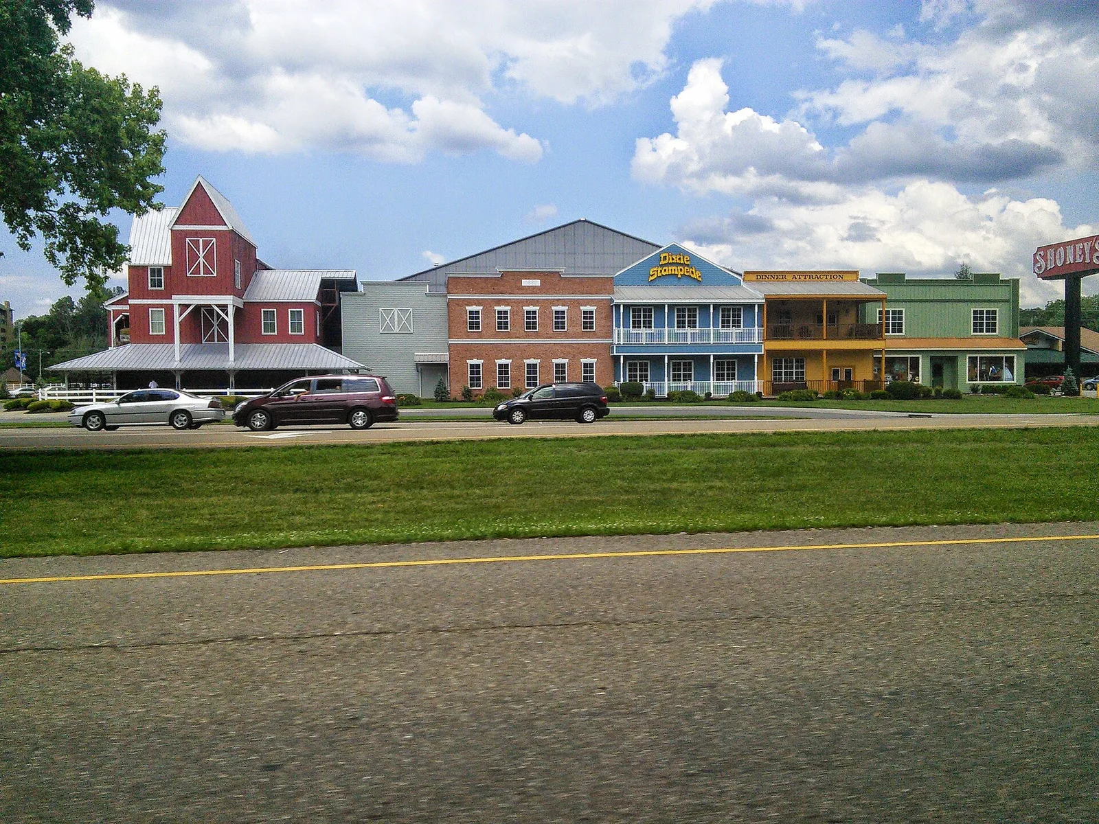Pigeon Forge, TN, USA panoramio — Pigeon Forge airbnb marketing