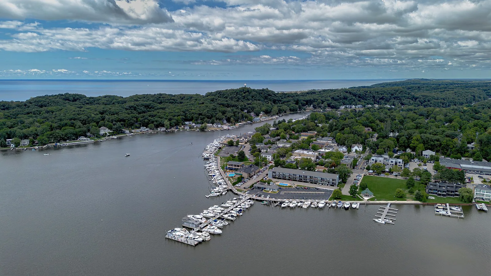 Saugatuck, Michigan — Saugatuck airbnb marketing