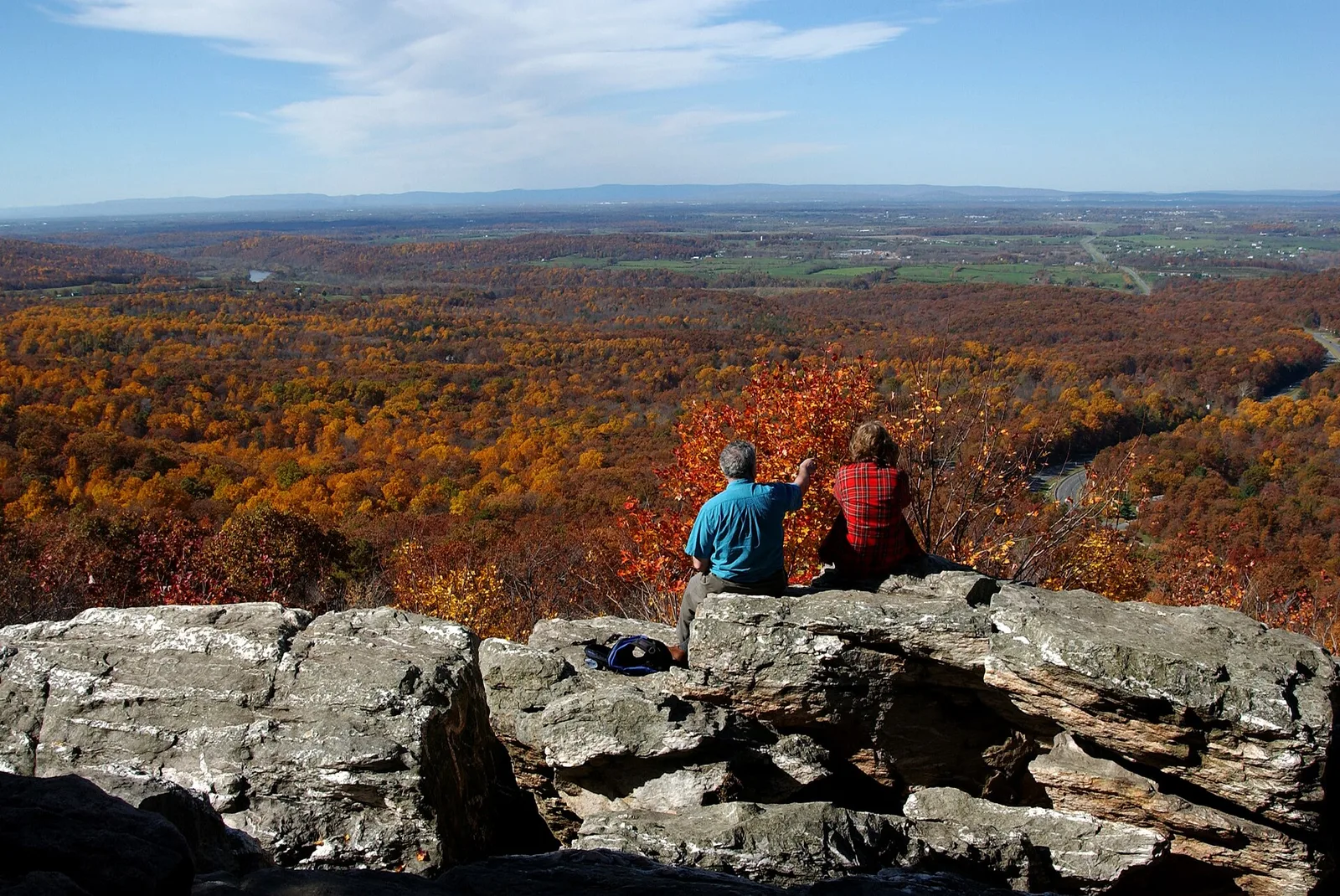 ShenandoahValley Bear'sDen — Shenandoah Valley airbnb marketing