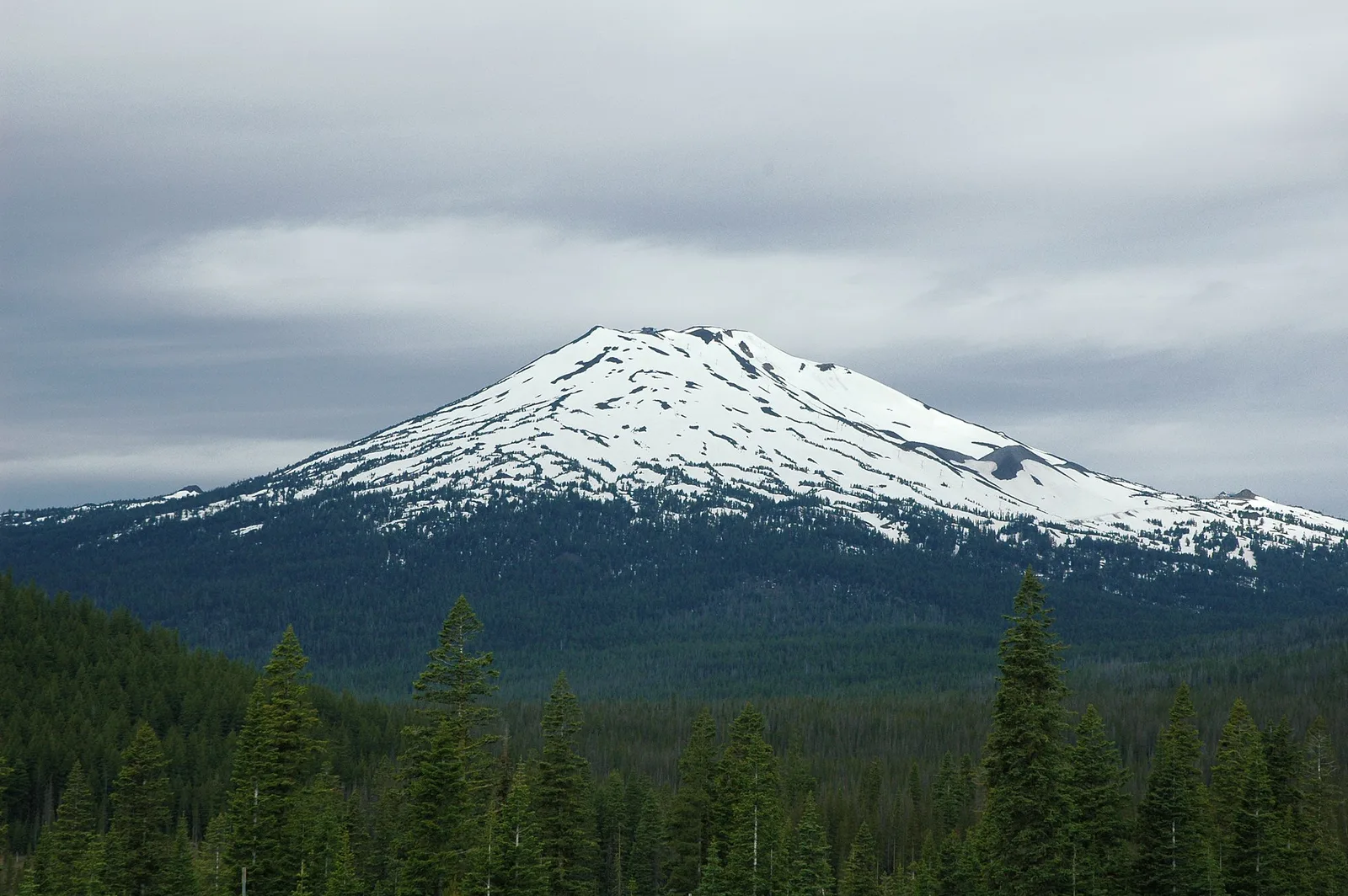 Mount Bachelor closeup — Sunriver airbnb marketing