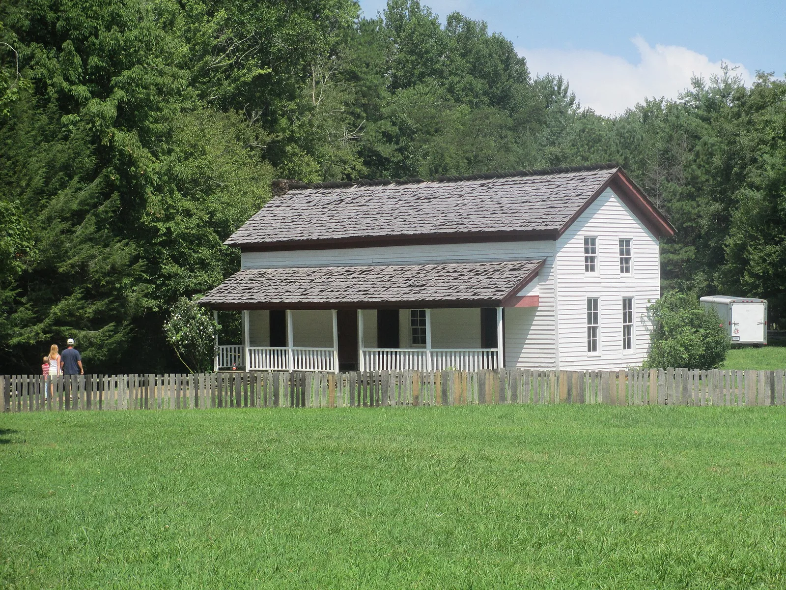 Another view of Becky Cable House, Cades Cove IMG — Townsend airbnb marketing