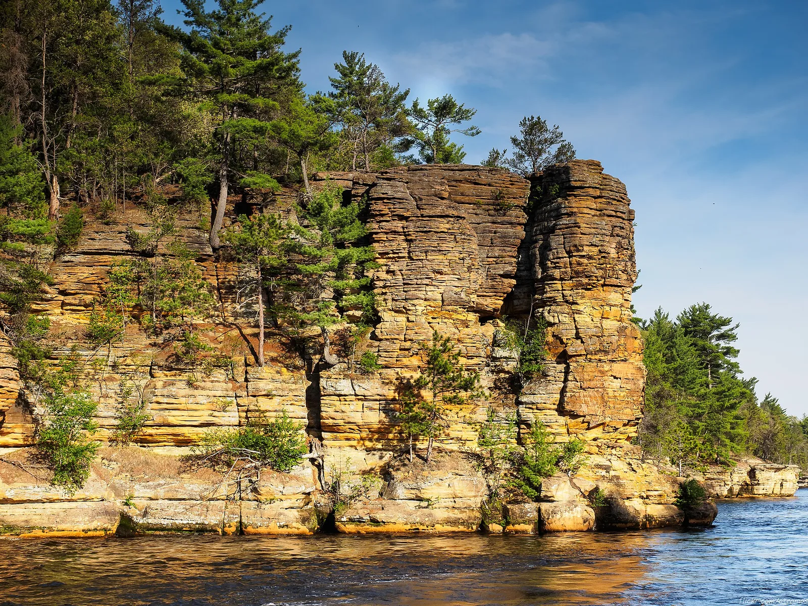 Wisconsin Dells, Memorial Day Weekend — Wisconsin Dells airbnb marketing