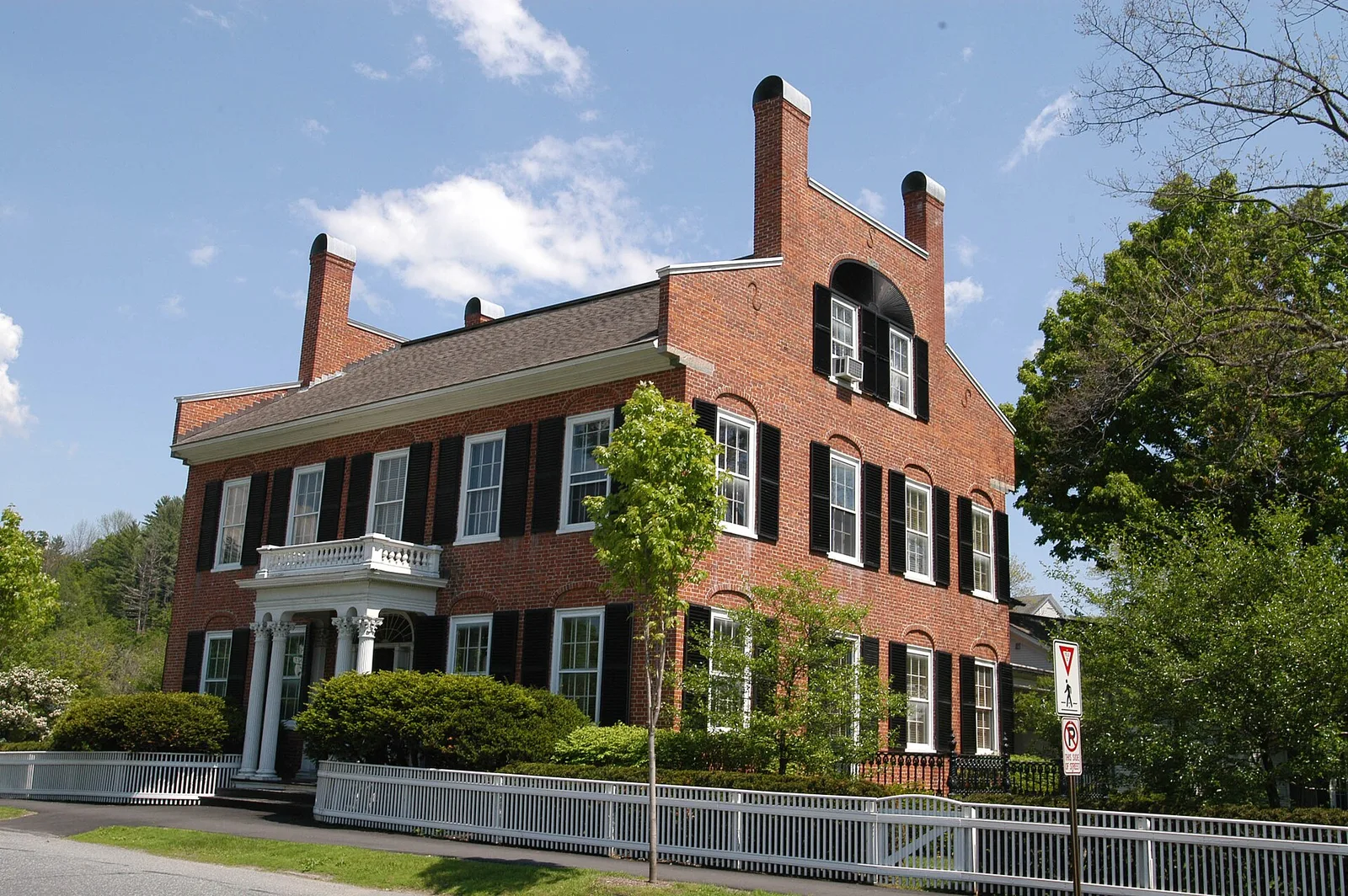 WOODSTOCK VILLAGE HISTORIC DISTRICT — Woodstock airbnb marketing
